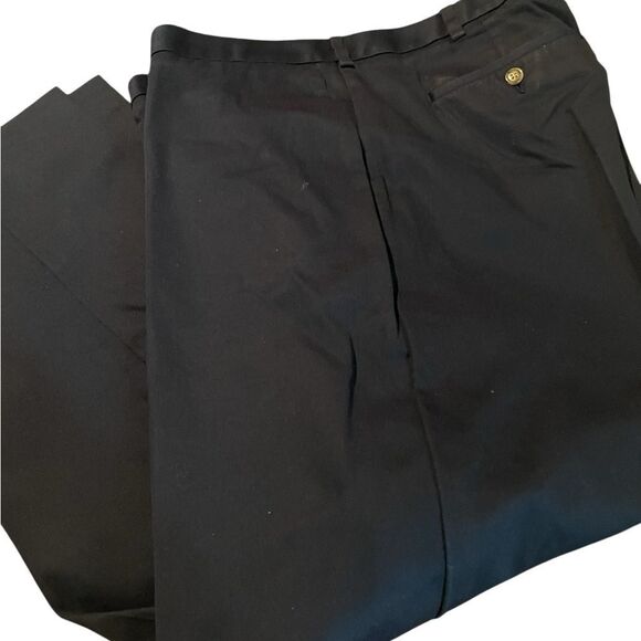 Roundtree and Yorke size 44 x 32 navy Dress Pants like new - Picture 1 of 2